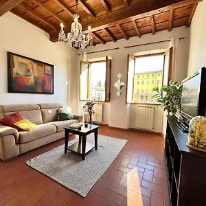 Luxurious View On Santa Croce Apartment Florence